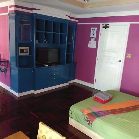 B&B 22 House Bangkok Bagian luar foto
