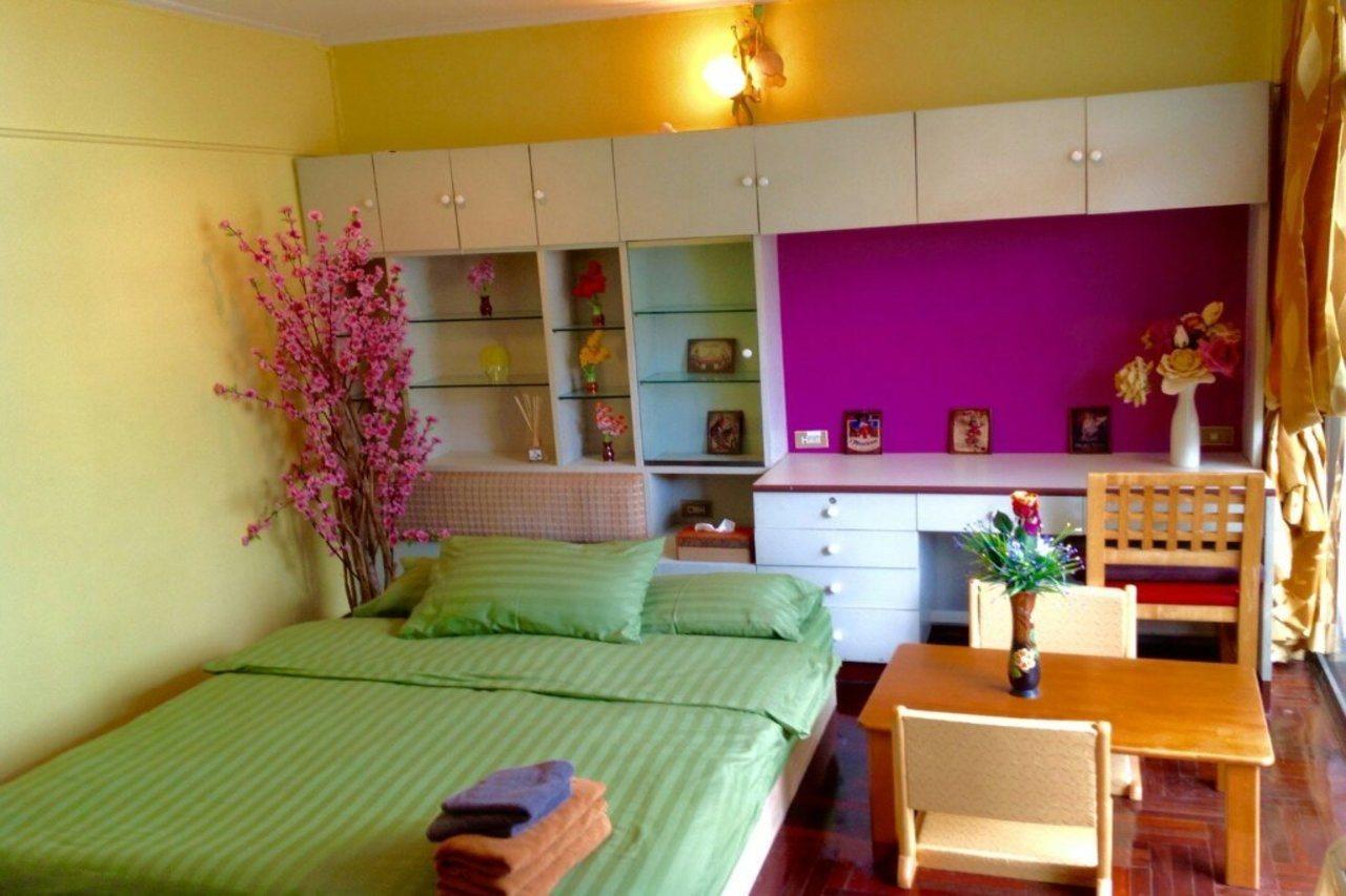 B&B 22 House Bangkok Bagian luar foto