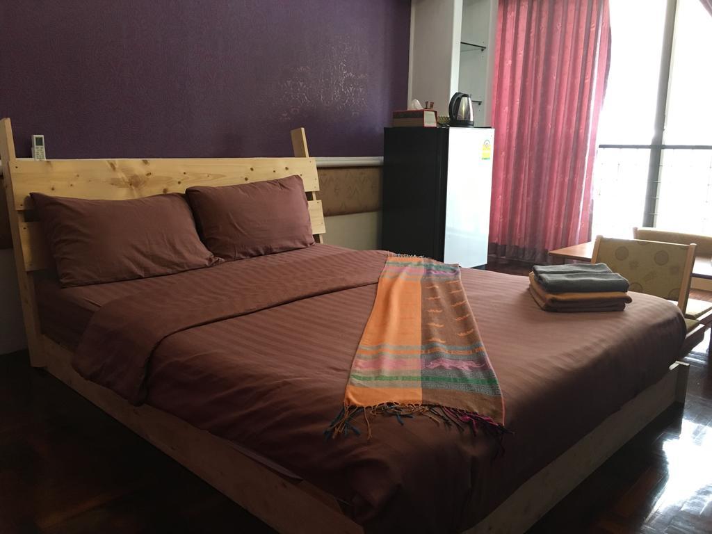B&B 22 House Bangkok Bagian luar foto