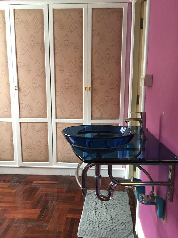 B&B 22 House Bangkok Bagian luar foto