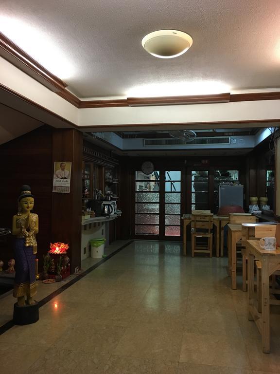 B&B 22 House Bangkok Bagian luar foto
