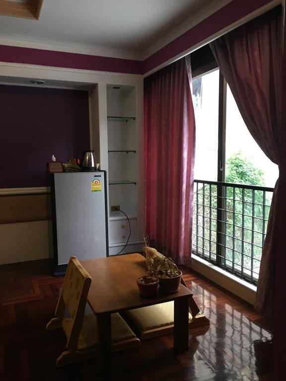 B&B 22 House Bangkok Bagian luar foto
