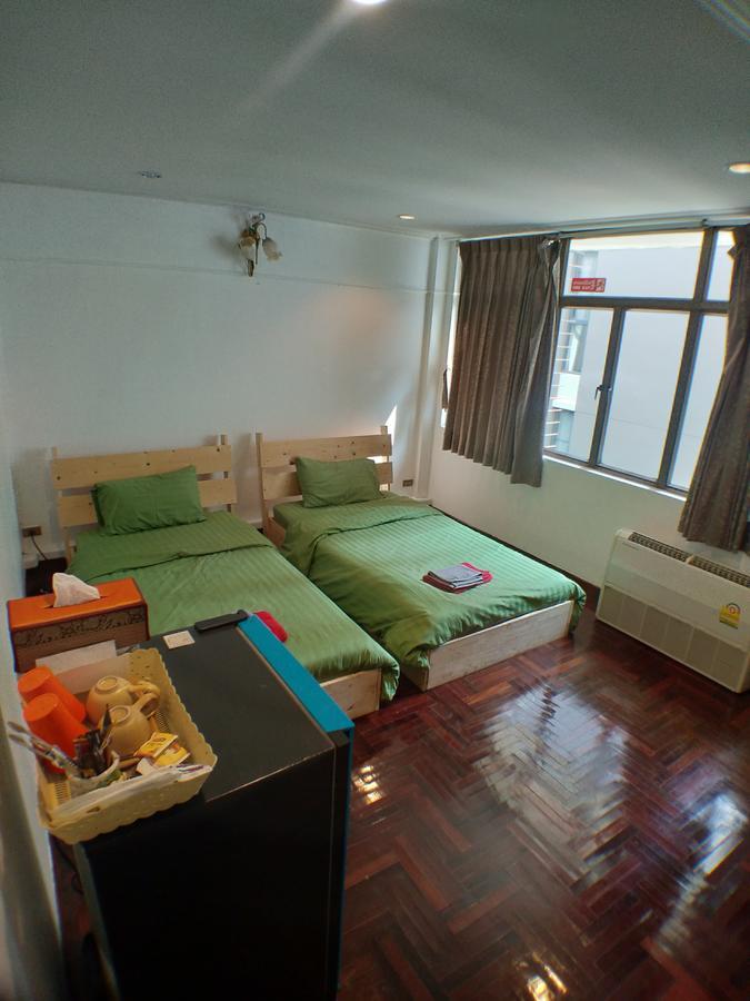 B&B 22 House Bangkok Bagian luar foto