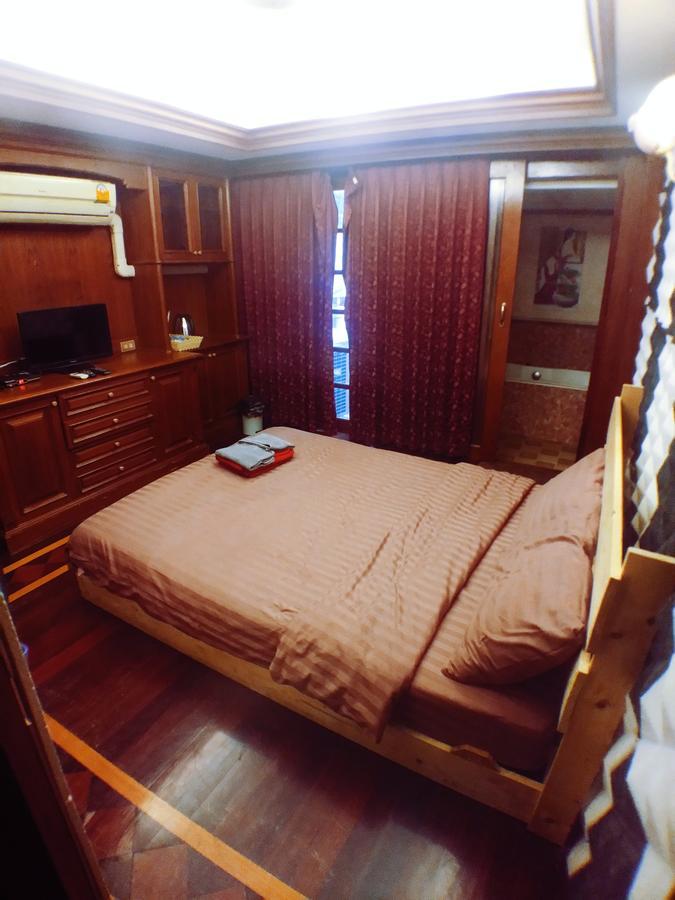 B&B 22 House Bangkok Bagian luar foto