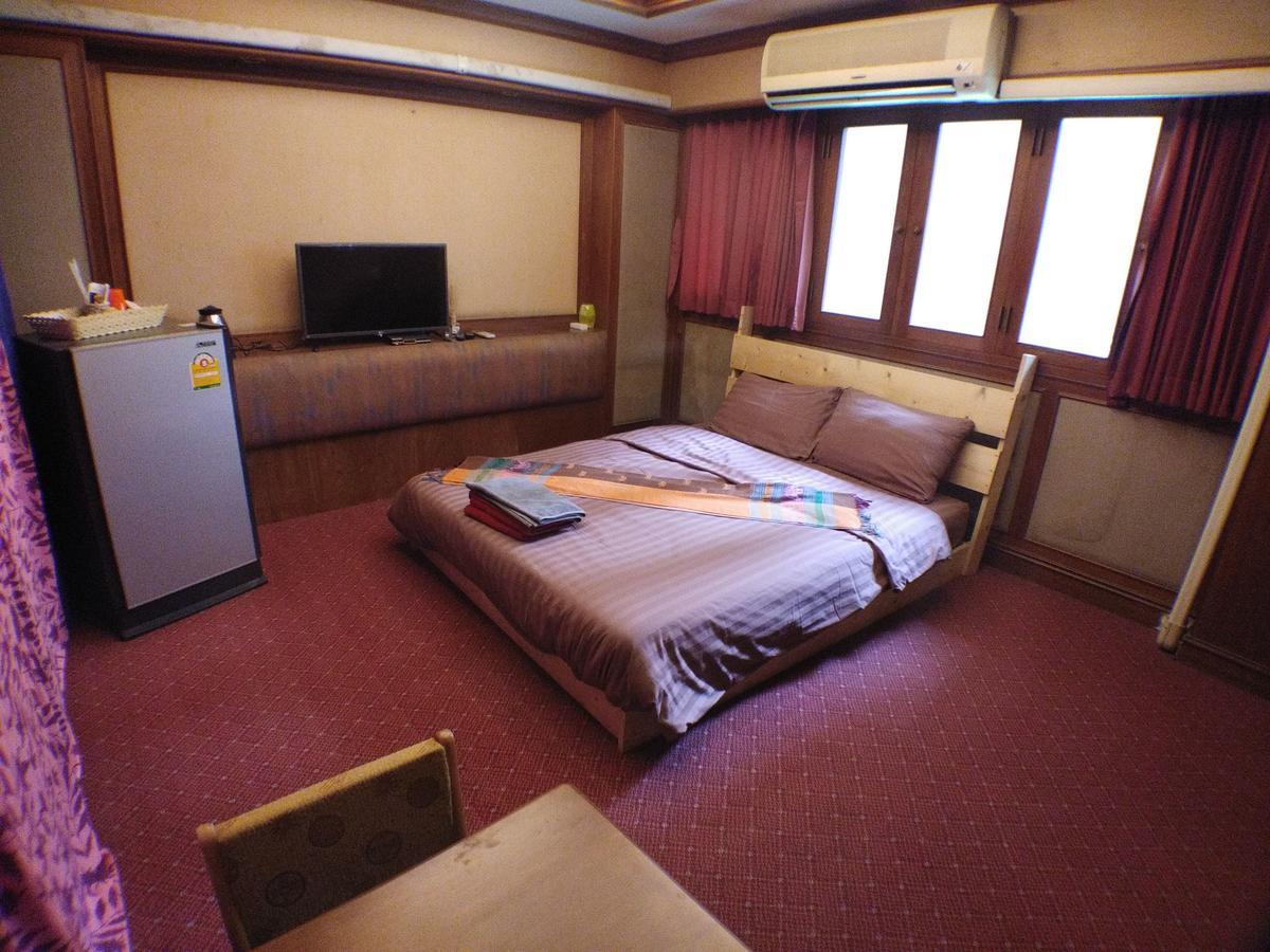 B&B 22 House Bangkok Bagian luar foto