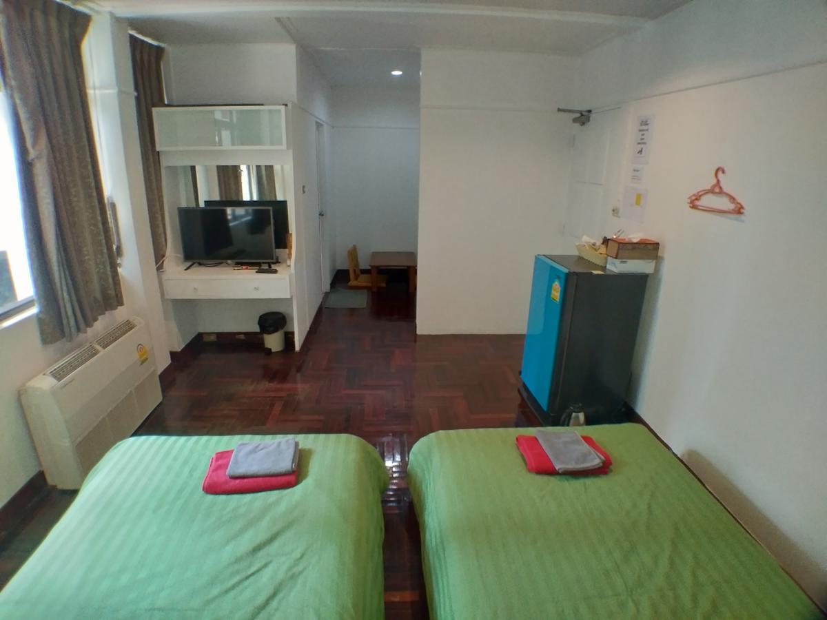 B&B 22 House Bangkok Bagian luar foto