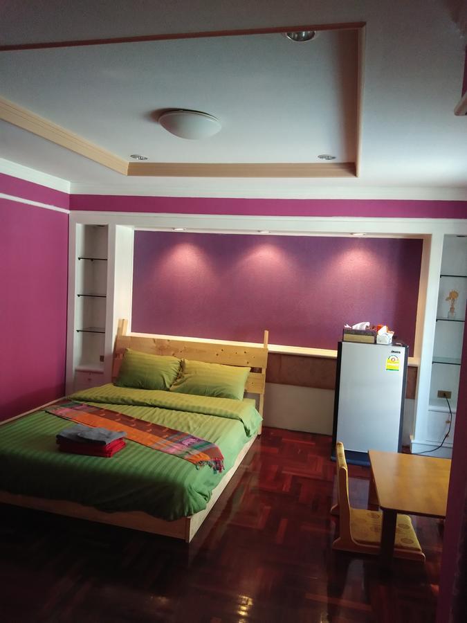 B&B 22 House Bangkok Bagian luar foto