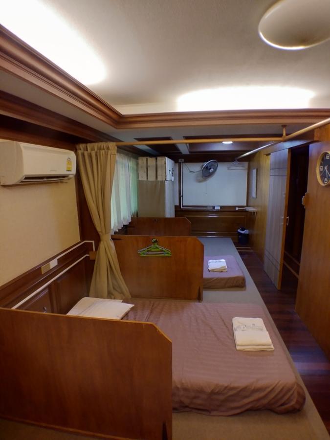 B&B 22 House Bangkok Bagian luar foto
