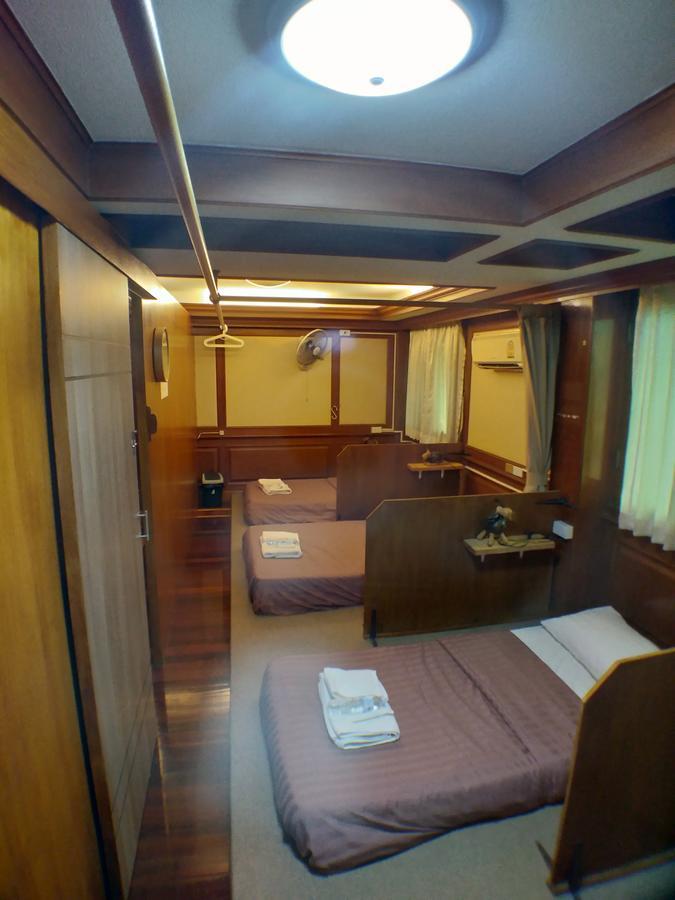 B&B 22 House Bangkok Bagian luar foto